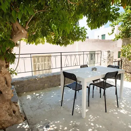 Schefflera Apt, Cretan Traditional House Apartment *
